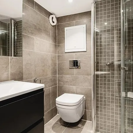 Spacious 3 Bedroom Townhouse Apartment